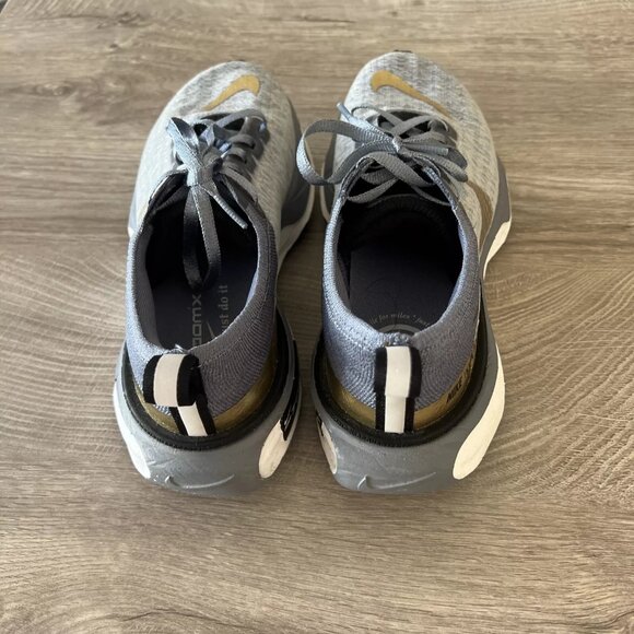 Nike ZoomX Invincible 3 Ashen Slate Metallic Gold Shoes DR2660-400 Womens Size 7 - Picture 3 of 10